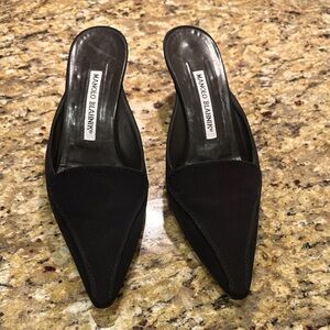 Manolo Blahnik Carolyn Mule Black Satin Pointed-Toe S size 36 1/2